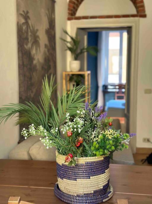 Xenia Apartments - Charming Garden Suite In Porta Venezia Milano Dış mekan fotoğraf